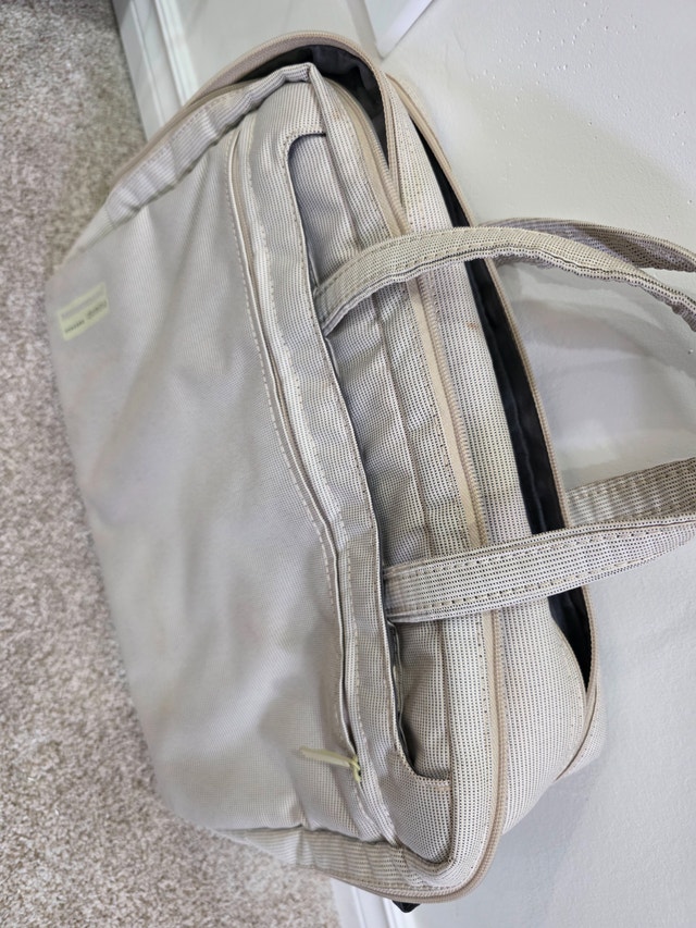Assorted Laptop Bags (Targus and Swiss Gear) - photo 4