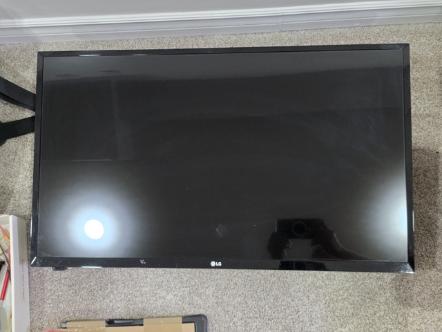 LG 32LJ500B 32-inch LED TV