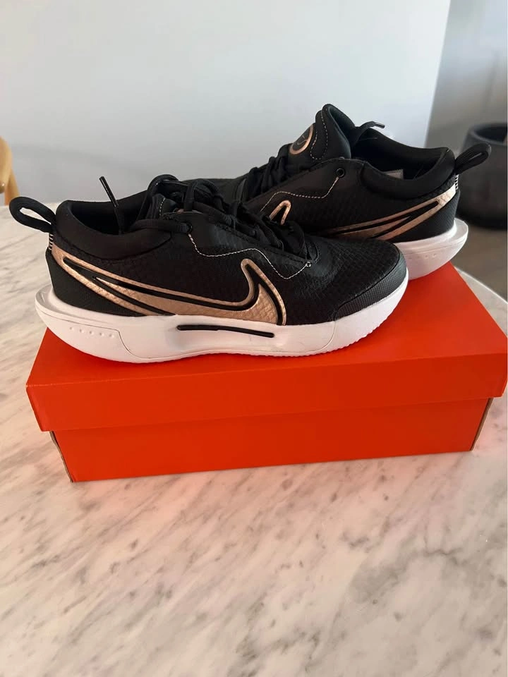 New in box Women’s Nike Zoom Court Pro HC tennis / pickleball sh - photo 3