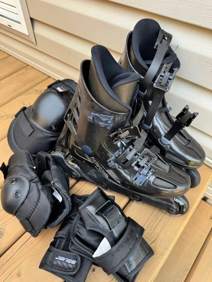 2 Complete Rollerblade Sets with Bauer Protective Gear - photo 2
