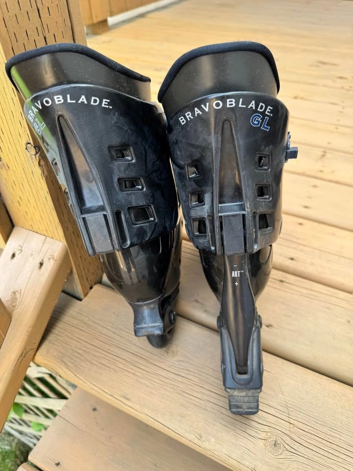 2 Complete Rollerblade Sets with Bauer Protective Gear - photo 4