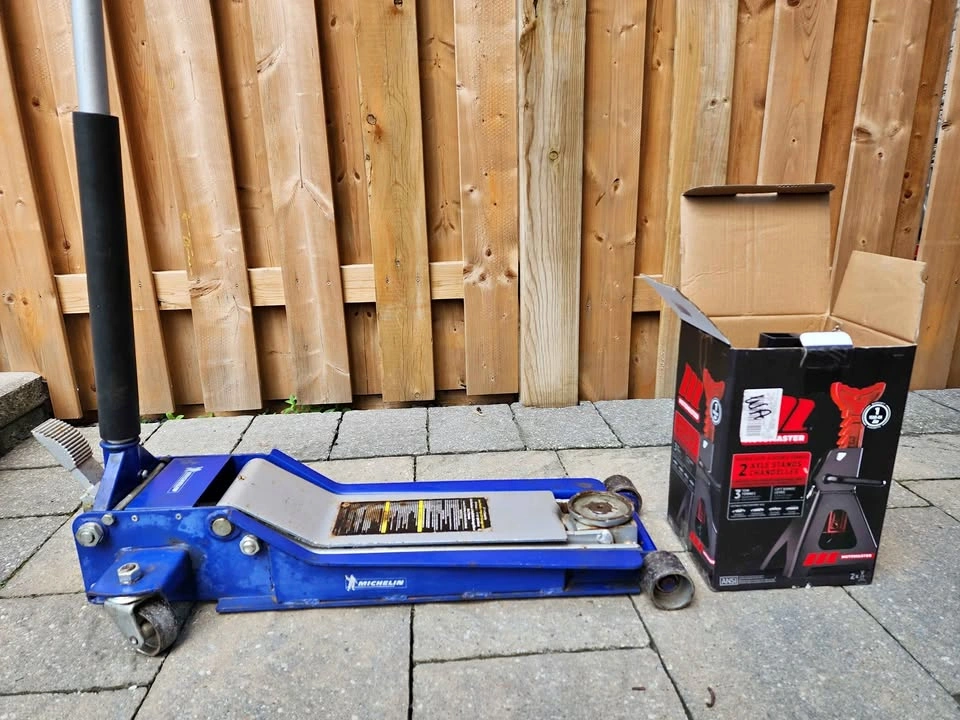 2 Ton Low Profile High Lift Jack and 3 Ton Stands