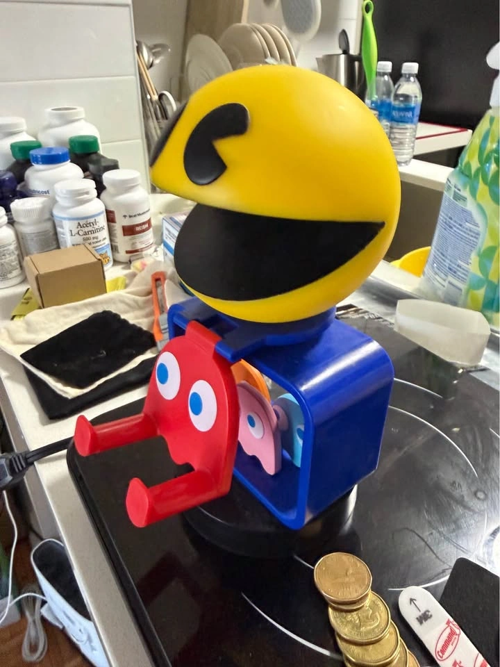 Pac-Man Ghost Phone Stand - photo 2