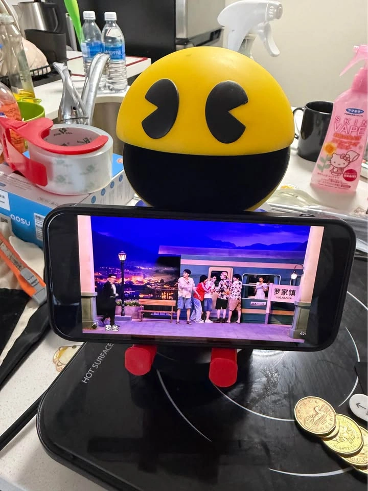Pac-Man Ghost Phone Stand - photo 3