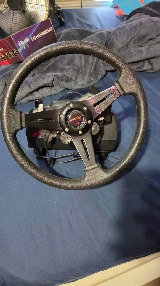 Logitech G923 steering wheel setup - photo 2