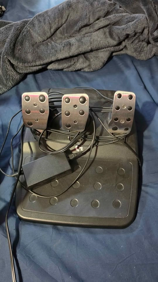 Logitech G923 steering wheel setup - photo 3