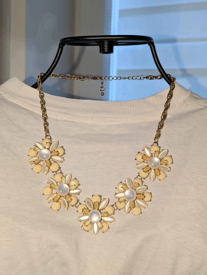 Vintage Yellow and Cream Sunflower Floral Necklace