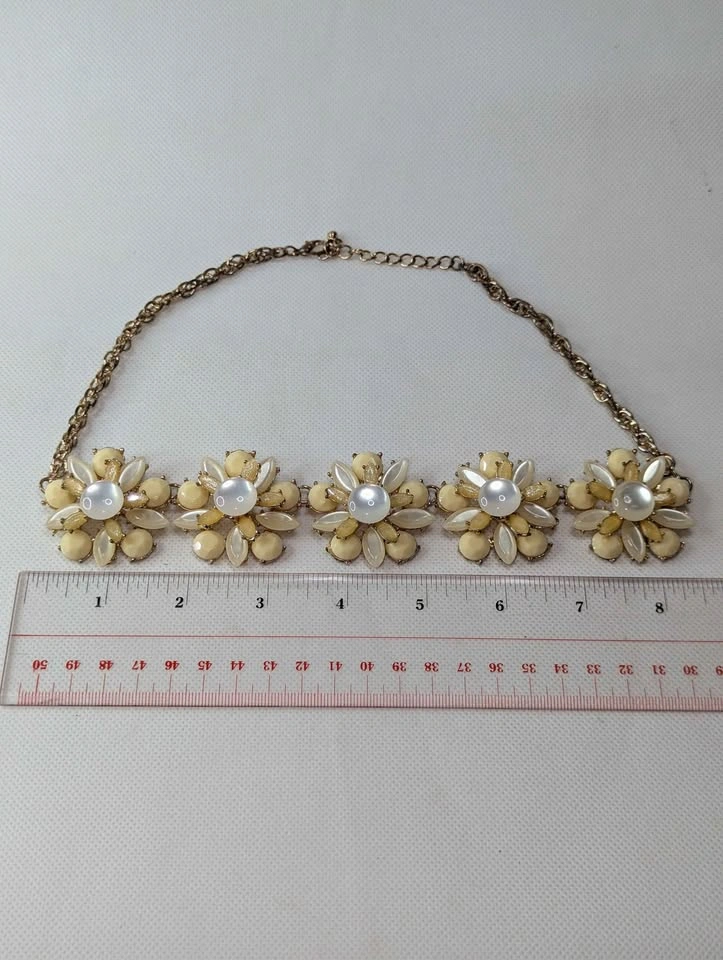 Vintage Yellow and Cream Sunflower Floral Necklace - photo 5
