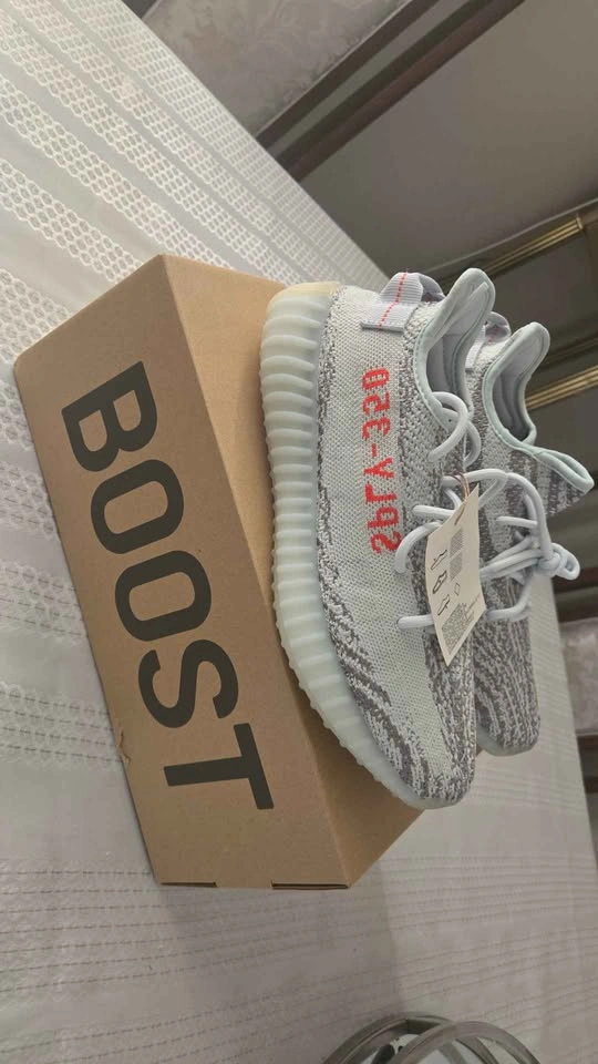 Yeezy Boost 350 V2 - photo 3