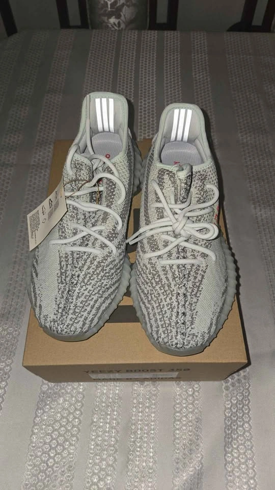 Yeezy Boost 350 V2 - photo 4