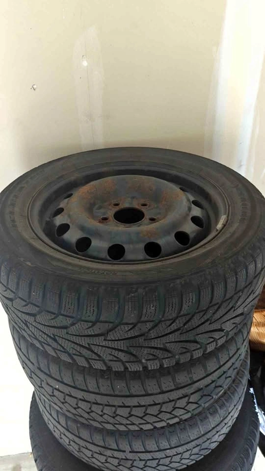 Set of 4 Winter Tires on Rims – 215/55R16 (Fits 2016 Honda Civic