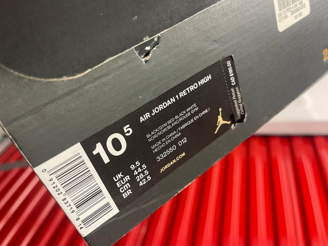 Nike Air Jordan 1 Retro High - photo 2