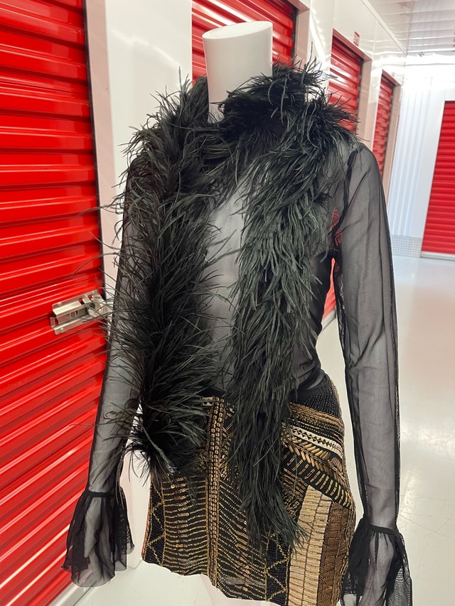 Black Ostrich Feather Boa Holt Renfrew - photo 3