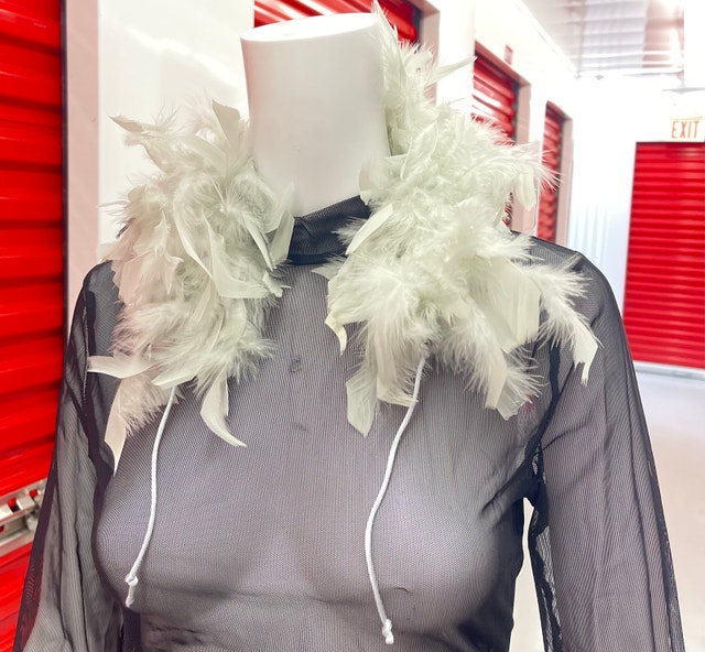 Vintage White Feather Boa Collar - photo 2
