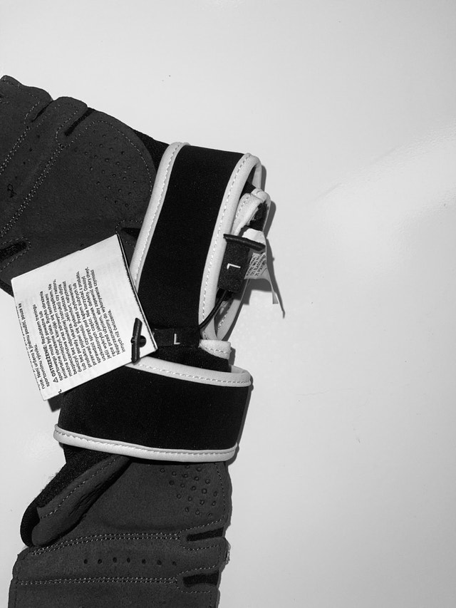 Nike “Just Do It” Women’s Training Gloves - photo 2