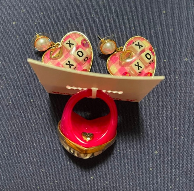 Betsey Johnson Pink Heart XO Earrings and Ring Trio with Pearl - photo 2