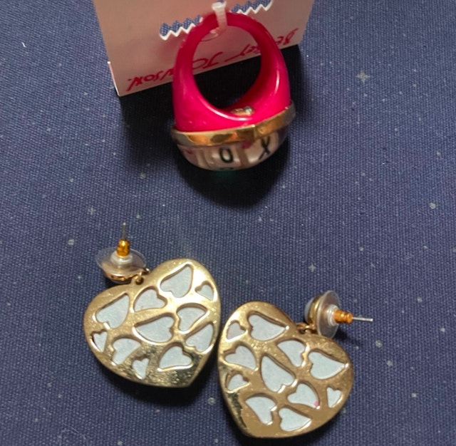 Betsey Johnson Pink Heart XO Earrings and Ring Trio with Pearl - photo 4