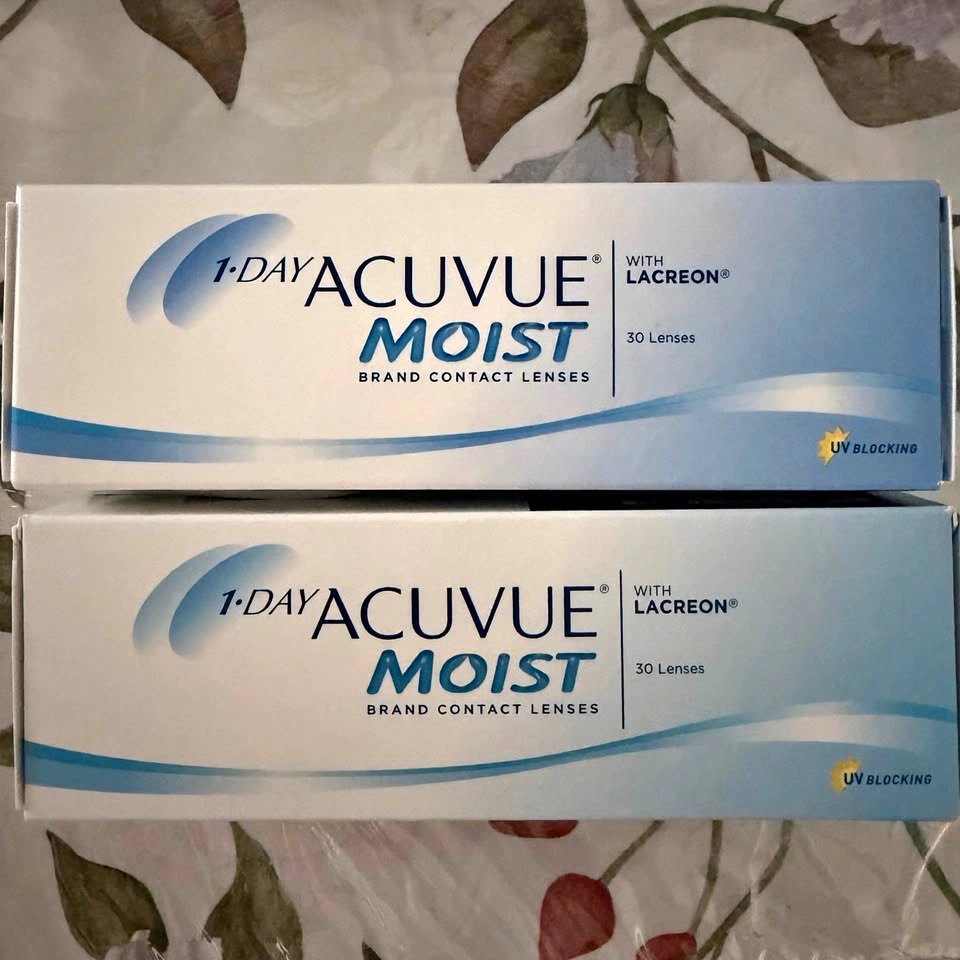 1 Day Acuvue Moist Daily Contacts