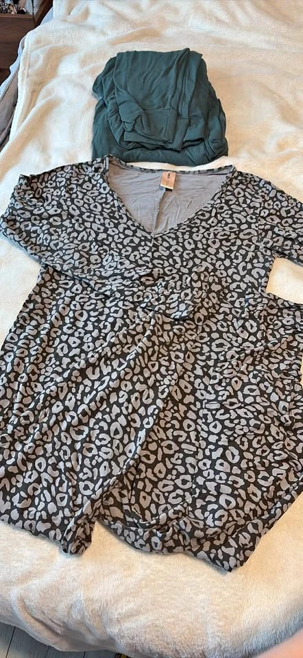Long Sleeve Leopard Smash + Tess Romper Size XS