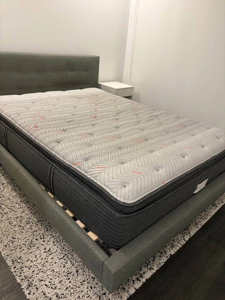 Queen Size Mattress - photo 2