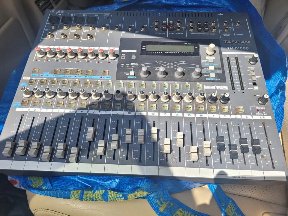 TASCAM TM-D1000 Mixing Console