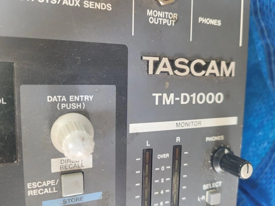 TASCAM TM-D1000 Mixing Console - photo 2