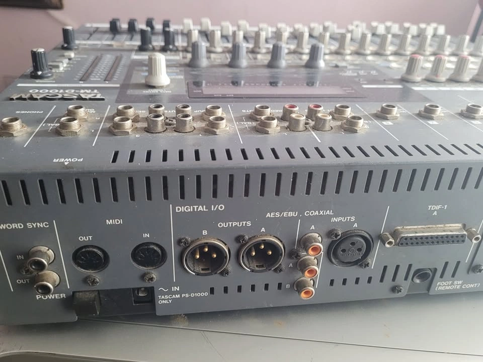 TASCAM TM-D1000 Mixing Console - photo 4