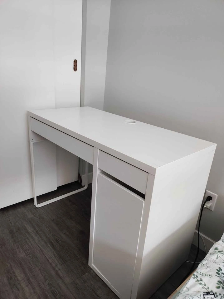 IKEA MICKE Desk - photo 2