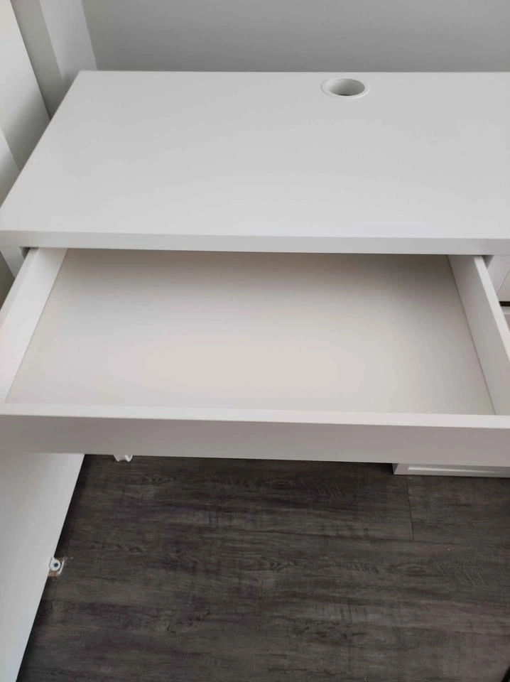 IKEA MICKE Desk - photo 3