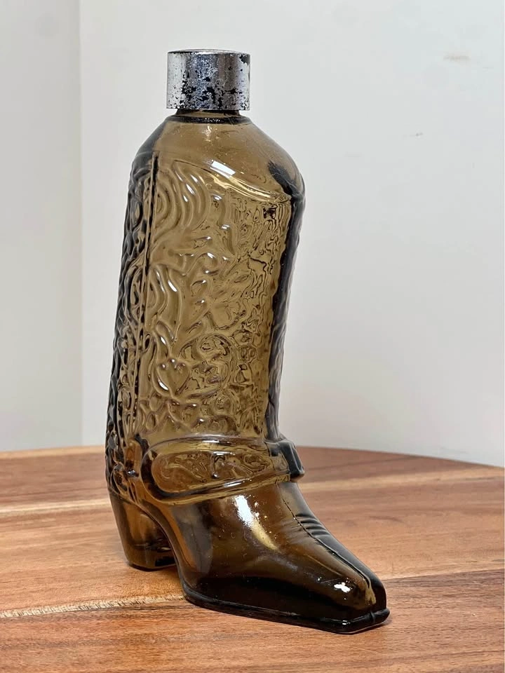 Vintage Avon Western Boot decanter made of amber-brown pressed g