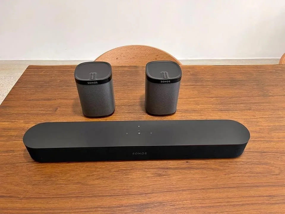 Sonos Sound System: Beam + 2 Play:1 + 2 Wall Mounts - Like New thumbnail