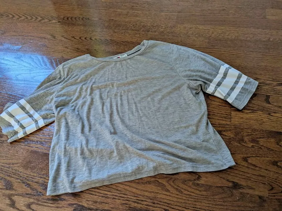 Baggy crop shirt size S thumbnail
