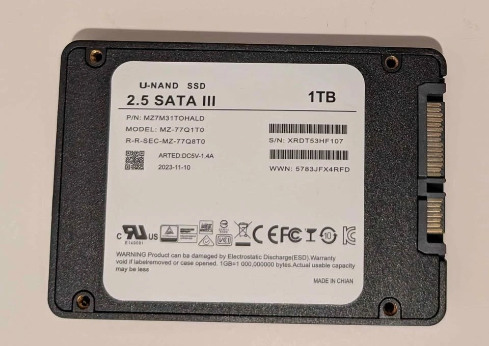 New 1TB 2.5" SATA III SSD - photo 3
