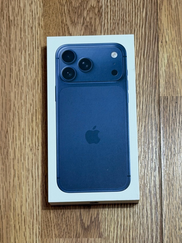 Apple iPhone 17 Pro Max 256GB - Deep Blue - Unopened
