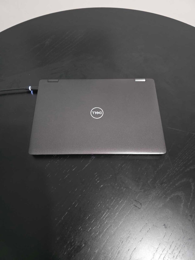 Dell Latitude 5300 2-in-1 Laptop - photo 4