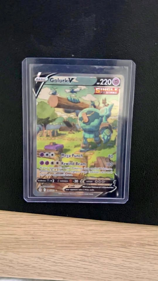 Golurk V 182/203 NM