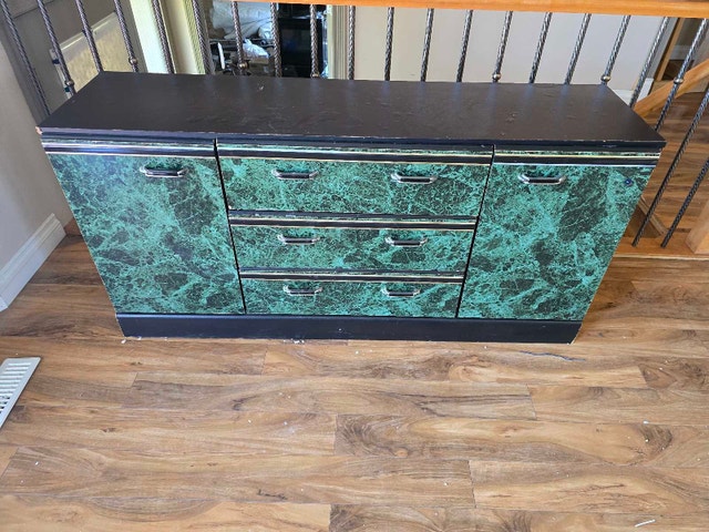 Used dresser with 1 night table