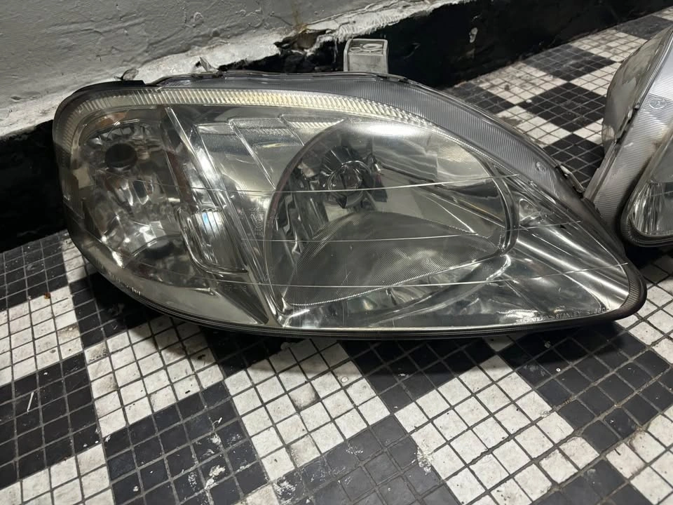 99 Honda civic coupe oem head lights - photo 2