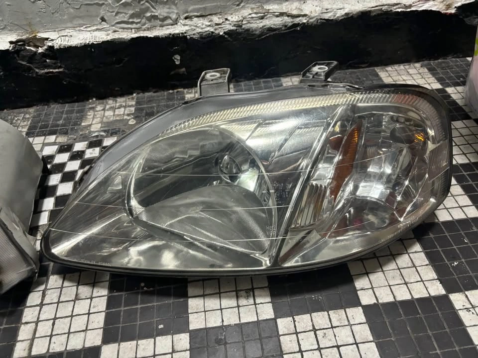 99 Honda civic coupe oem head lights - photo 3