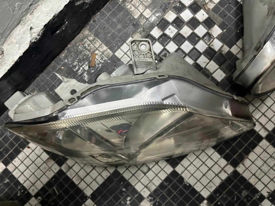 99 Honda civic coupe oem head lights - photo 5