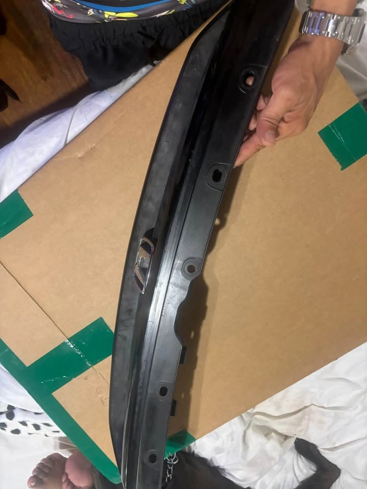 Front grille 99 Civic DX coupe (oem) - photo 2