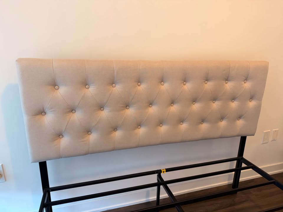 Queen size bed frame with headboard - photo 3