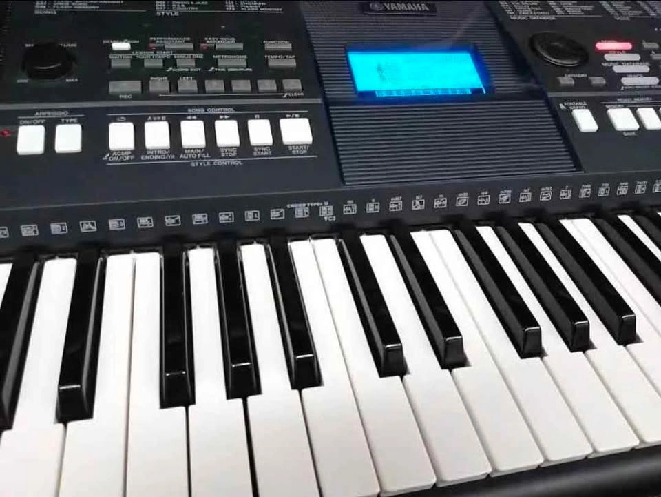 Yamaha PSR-E423 - photo 4