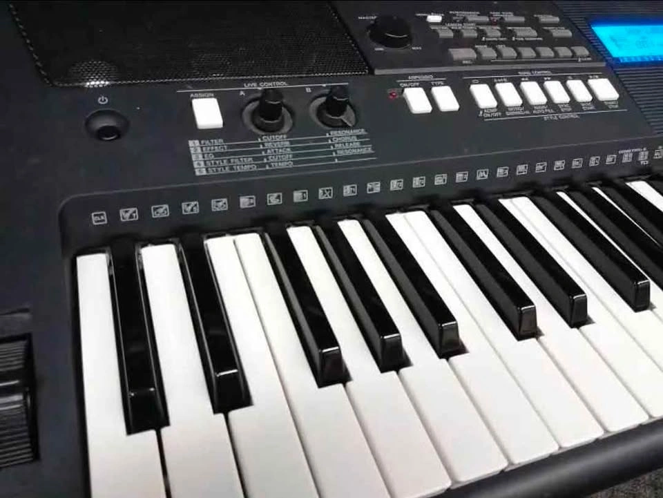 Yamaha PSR-E423 - photo 5