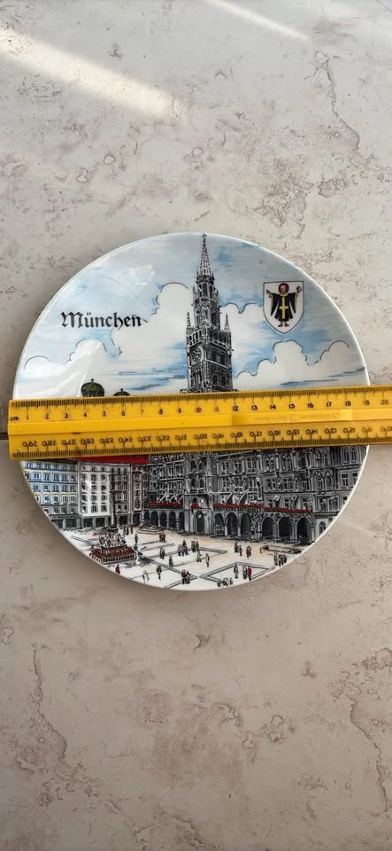 Vintage Munich / Munchen Decorative Plate - stamped made in West - photo 2