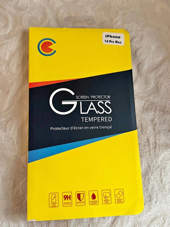 iPhone 14 Pro Max screen protector
