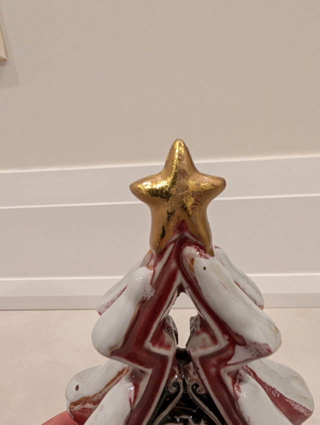 Green and Red Ceramic Christmas Tree with Gold Star Tealight Lit - photo 2