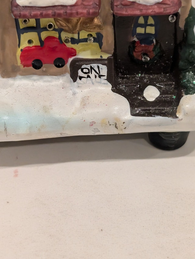 Bouclair Christmas Village Toy Store Battery Powered - photo 3