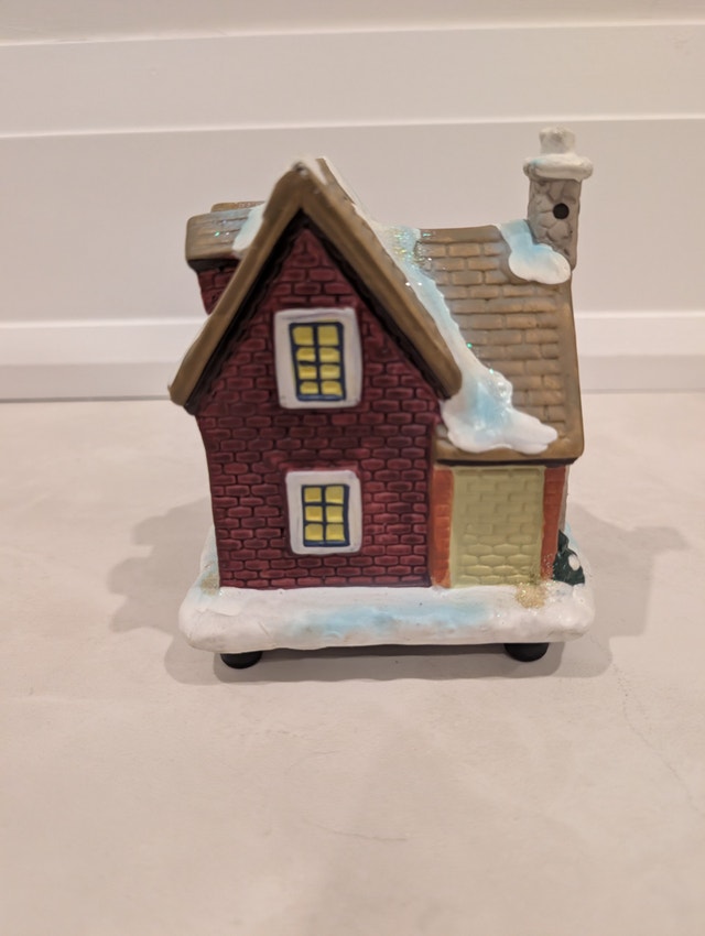Bouclair Christmas Village Toy Store Battery Powered - photo 5