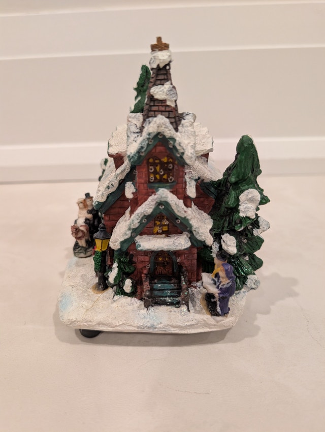 Bouclair Christmas Village Church Battery Powered- works